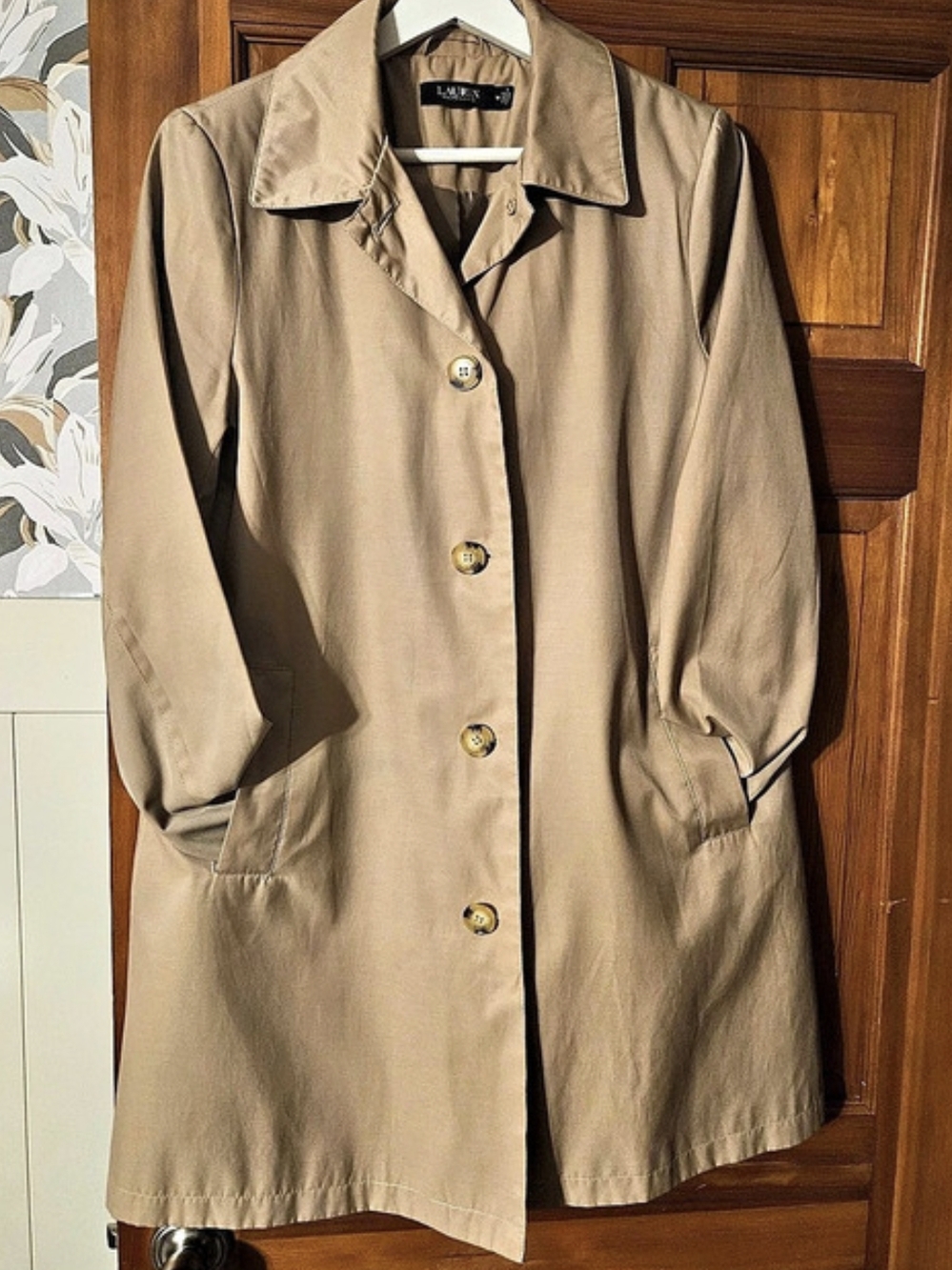 Lauren Ralph Lauren Women's Trench Coat in Sand Size Medium
